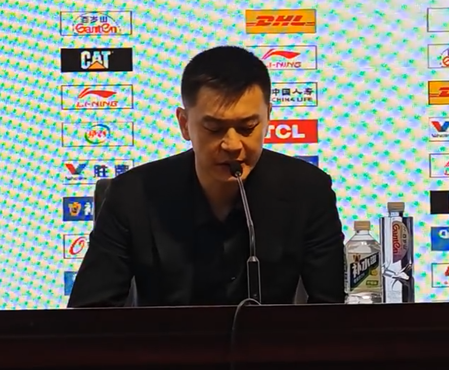 开云体育下载-输广东发布会！杨鸣直指上半场问题+赞2小将，并回怼记者战术倾斜